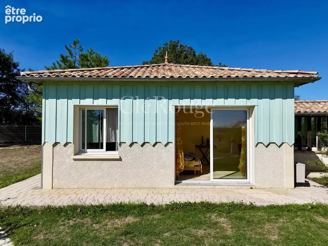 Élégante maison contemporaine avec piscine chauffée, beaux volumes et 5 400 m² de terrain - photo 24