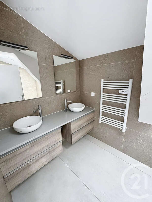 Appartement à SAINTE-FOY-LES-LYON