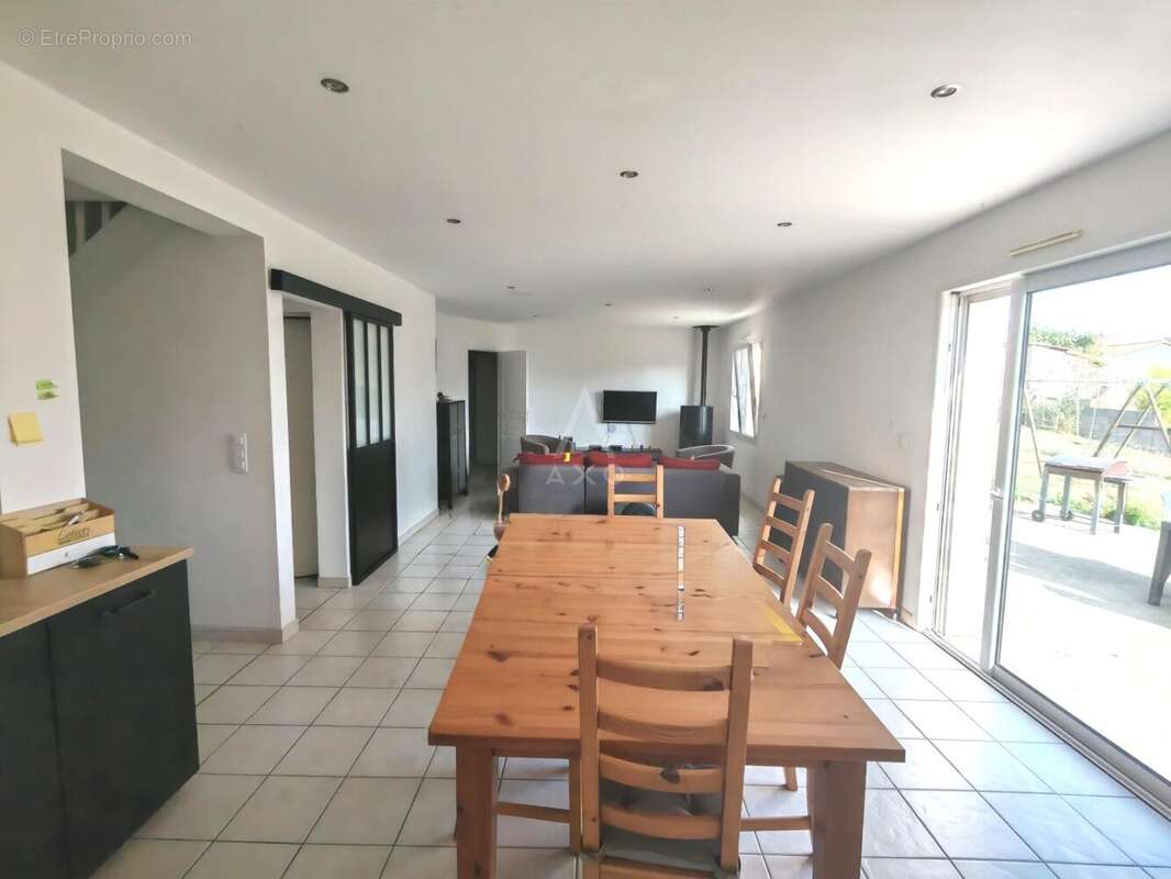 Maison à LE LANDREAU