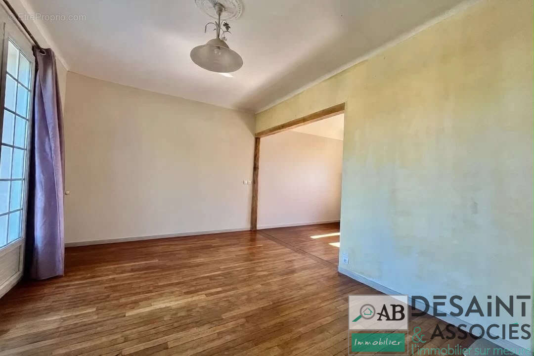 Maison individuelle de 160 m2 avec sous sol, 5 chambres. Terrain de 1000 m2 - photo 5