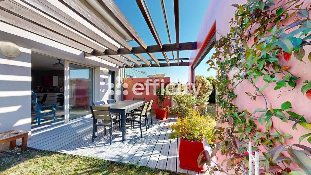 Maison à SAINT-ORENS-DE-GAMEVILLE