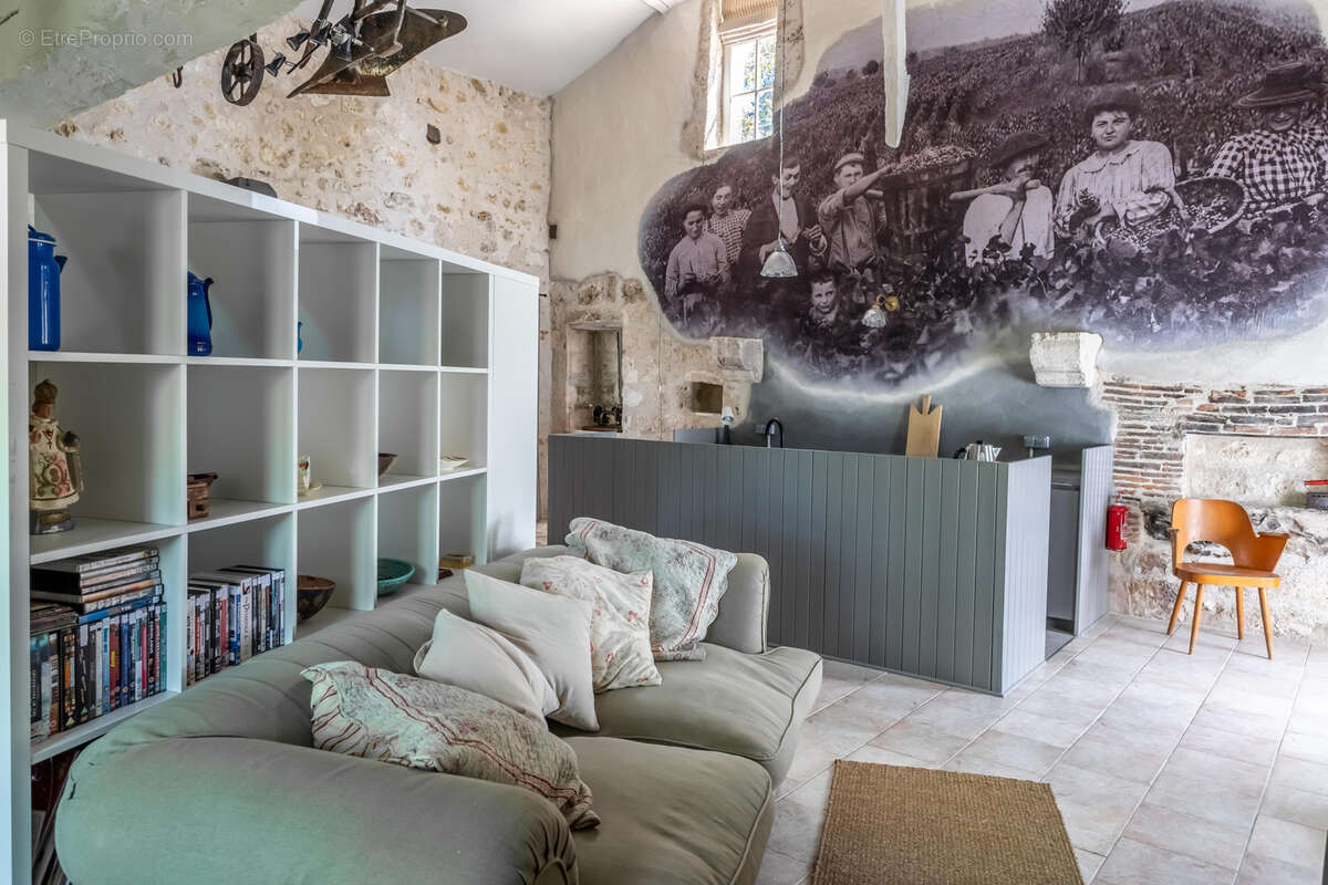 Maison à SAINTE-COLOMBE-DE-VILLENEUVE