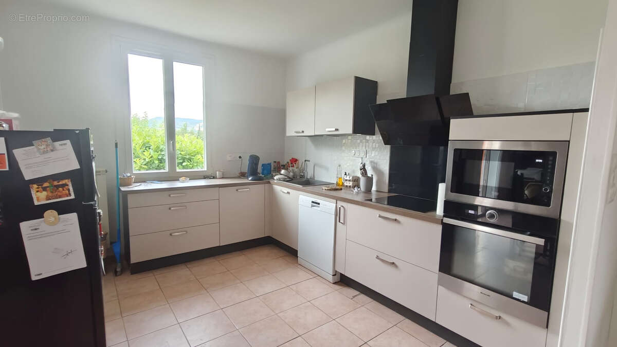 Villa rénovée avec goût sur 960 m2 de terrain   4 chambres   Aucun travaux à prévoir - photo 2