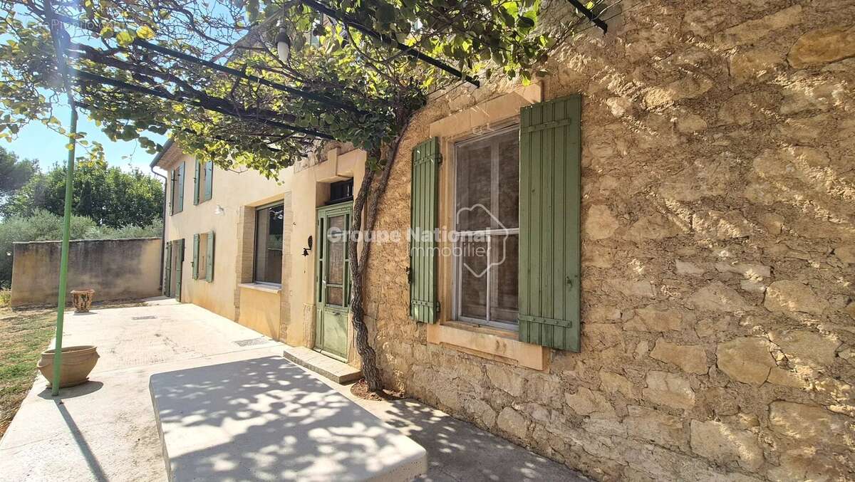 Beaumes de venise mas de caractere sur 2893 m² de terrain - photo 2