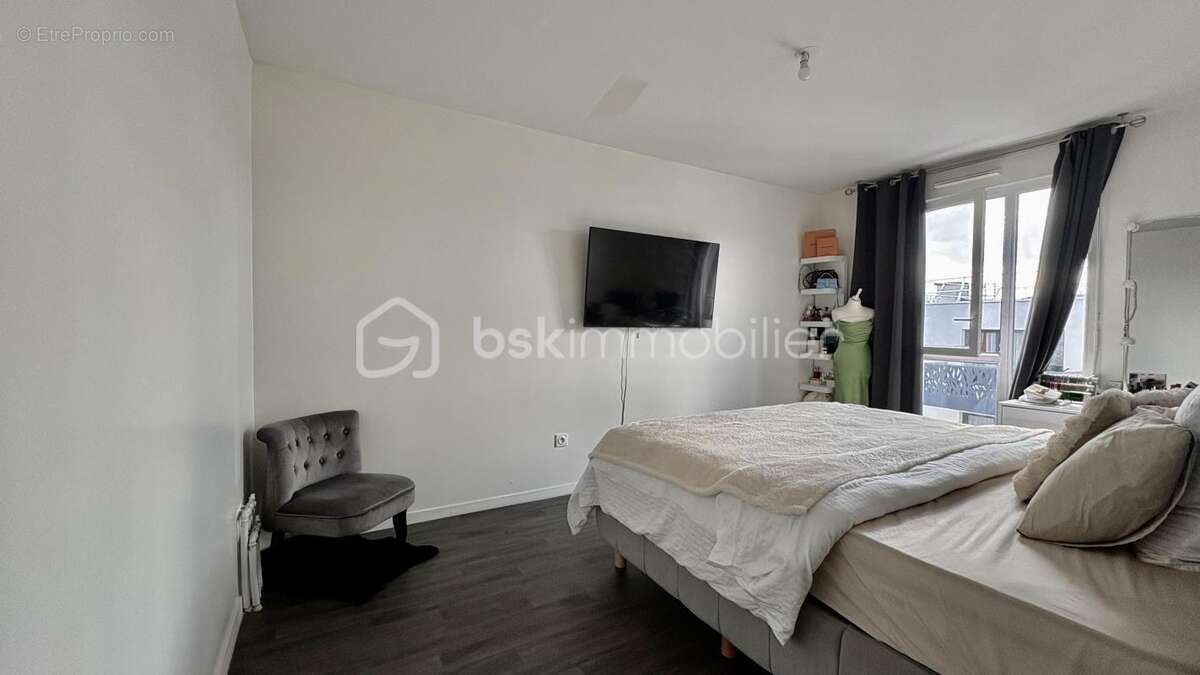 Appartement à LES PAVILLONS-SOUS-BOIS