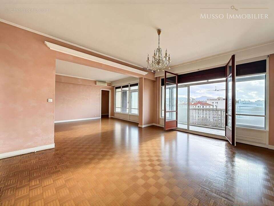 Appartement à MARSEILLE-8E