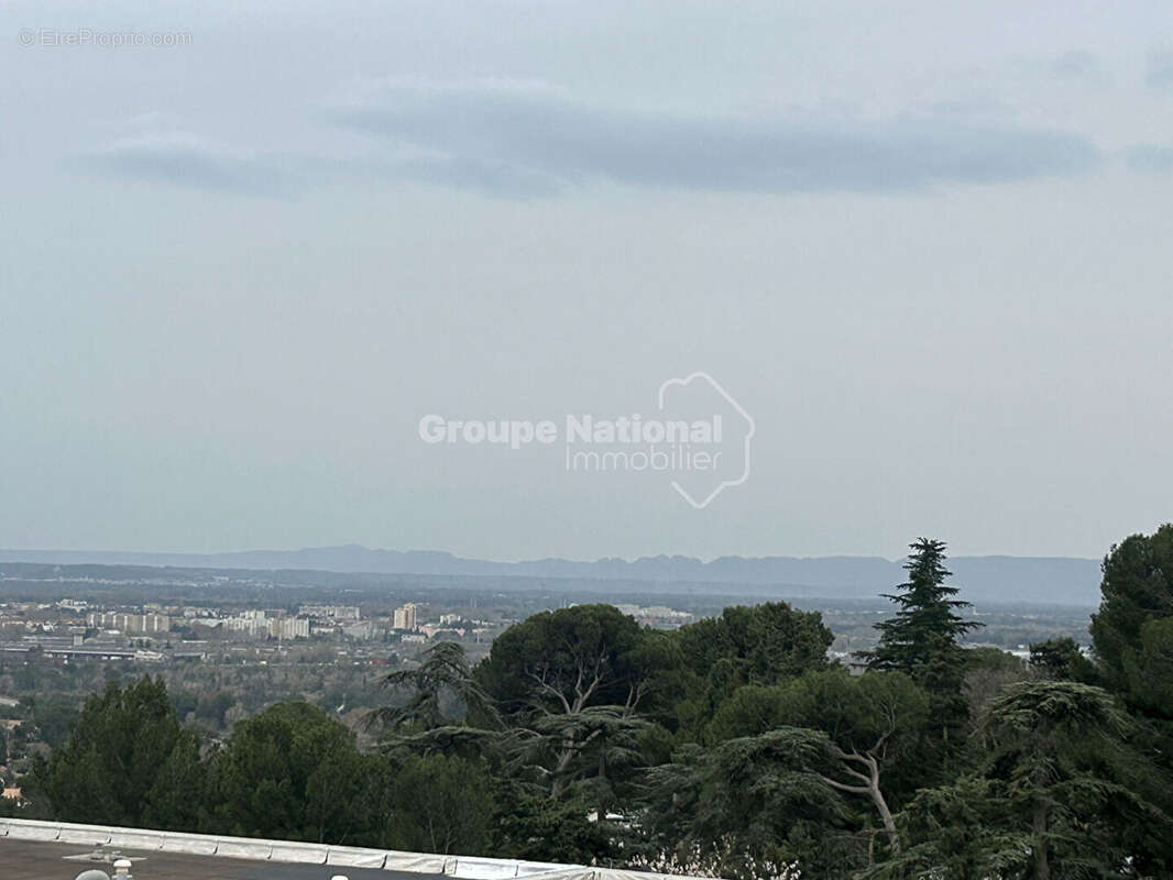 Appartement à VILLENEUVE-LES-AVIGNON