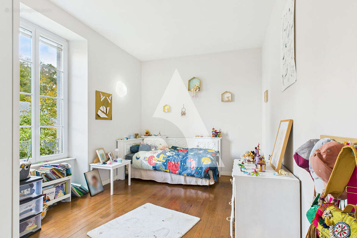 Demeure bourgeoise de 330m² habitables - photo 6