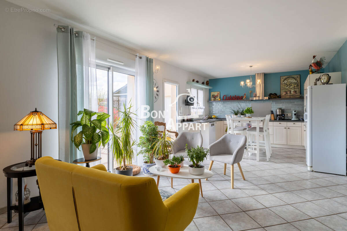 Maison à SAINT-PRIVAT-LA-MONTAGNE