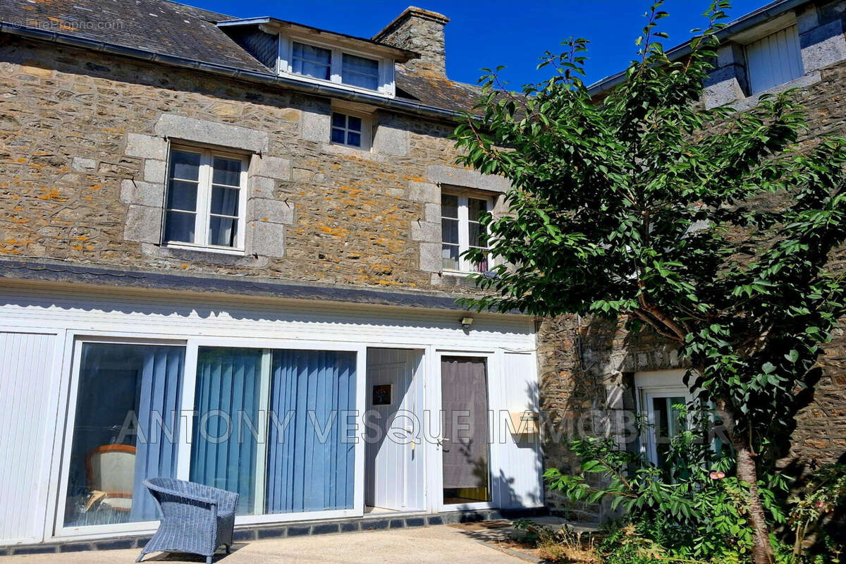 Maison à AGON-COUTAINVILLE
