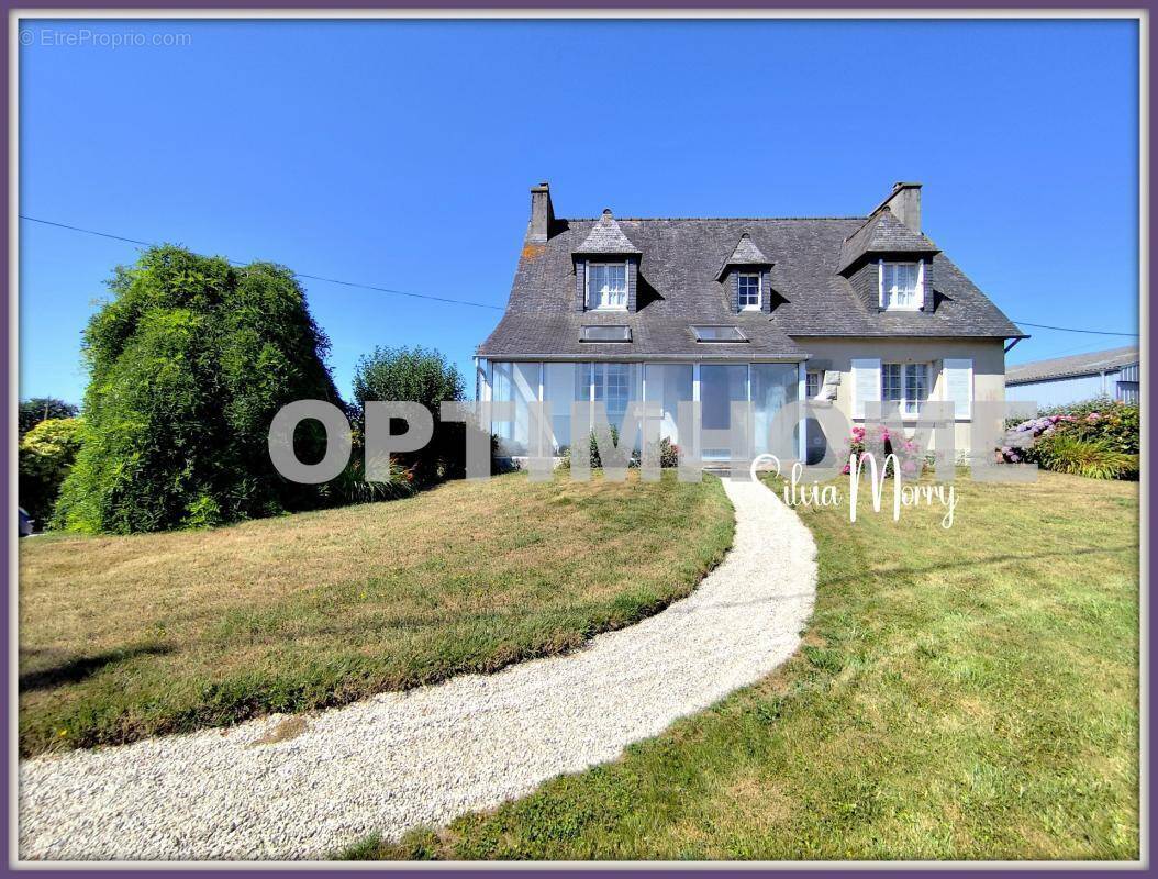 Maison à PLOUGAR