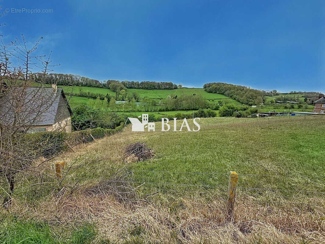 Terrain à BUCHY
