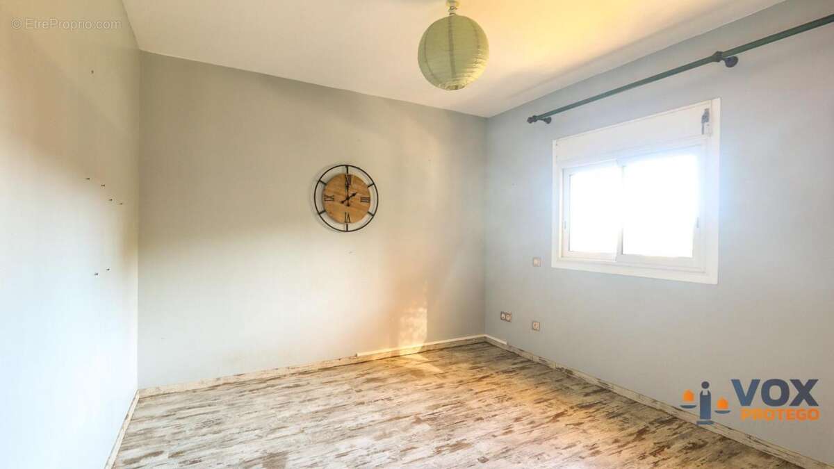 À vendre – Villa familiale avec piscine – Quartier Stella, Saint-Leu - photo 8