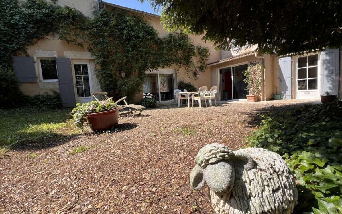 Maison à POITIERS
