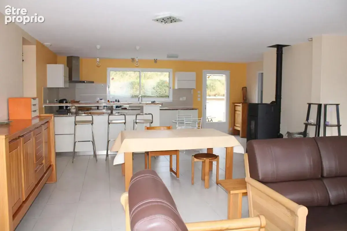 Langogne Maison  5 pièce(s) 172 m2 avec 4 chambres double garage vue dégagée - photo 8