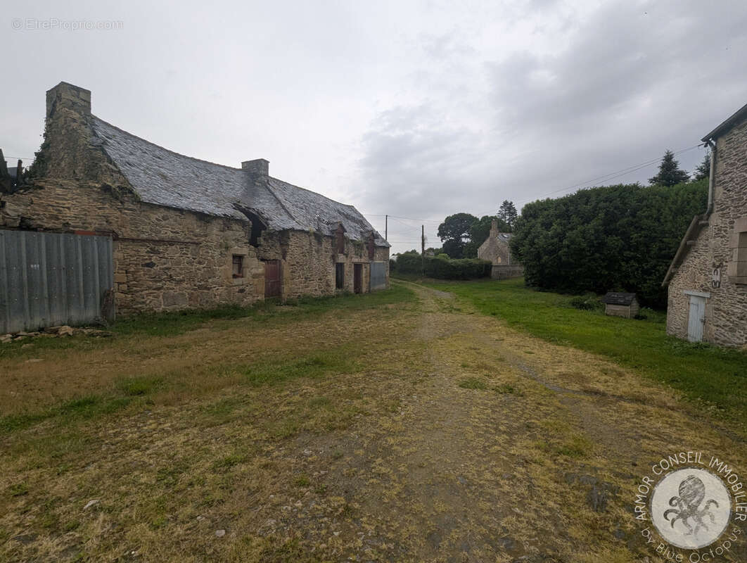 Maison à LANGUENAN