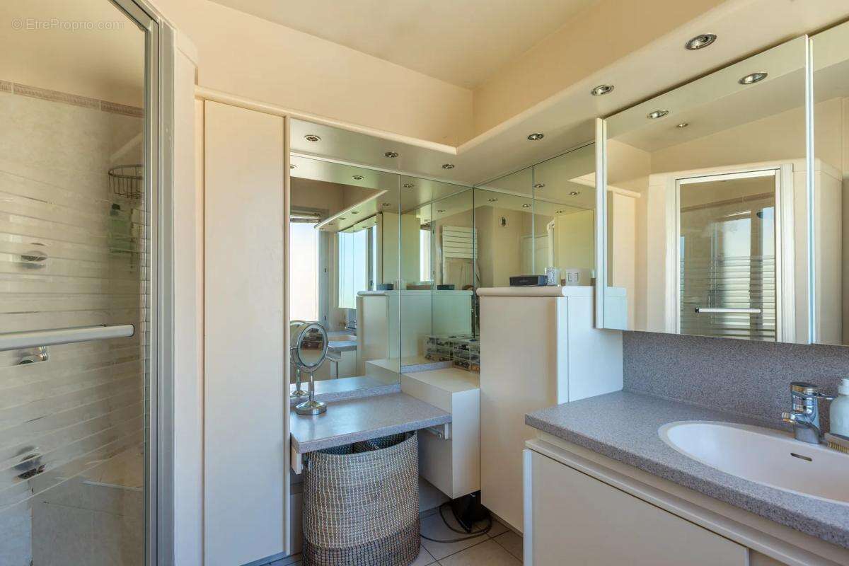 Appartement à TASSIN-LA-DEMI-LUNE