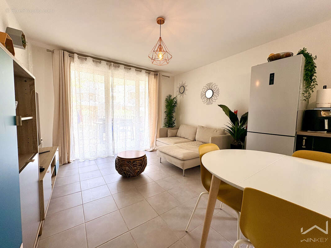 Appartement à CARROS