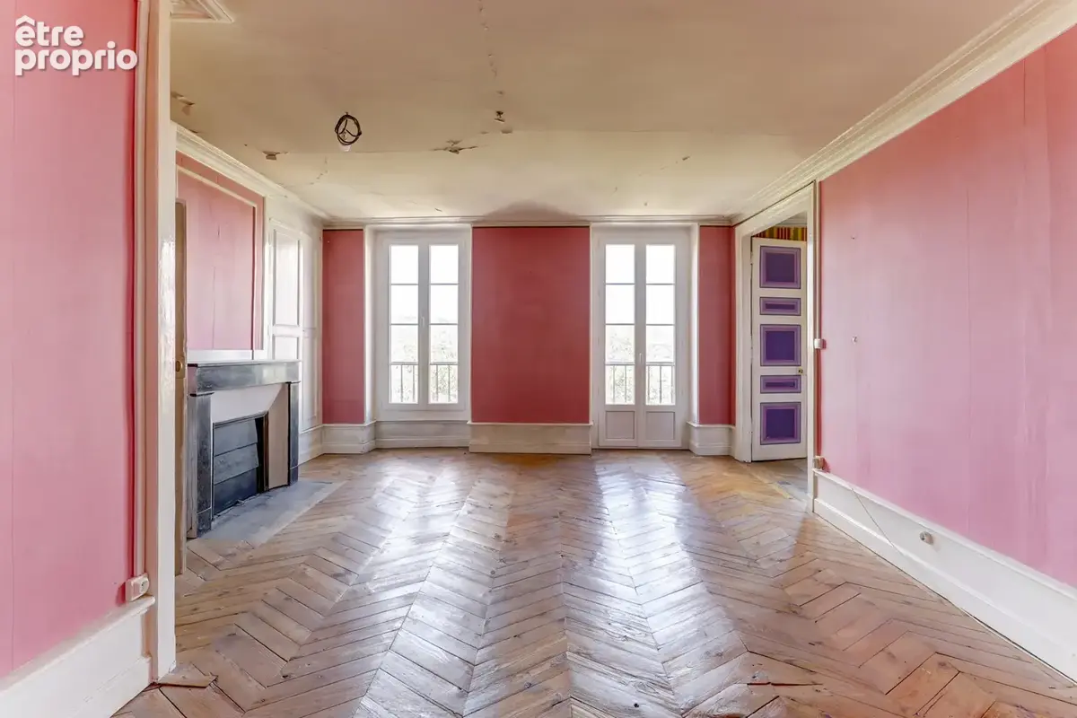 Grand appartement dans immeuble Ancien situé sur le plateau central avec charme - photo 4