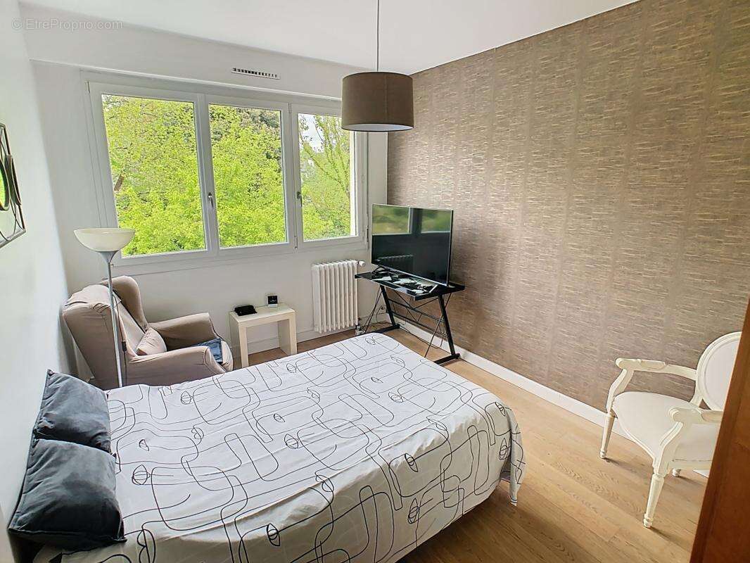 Appartement à AVRILLE