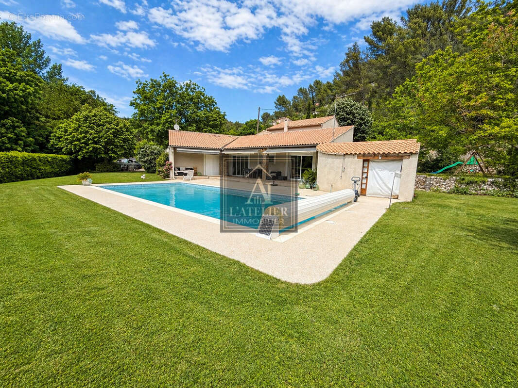 Maison avec dépendance, garages, atelier, piscine sur une parcelle de 7559 m2 - photo 19