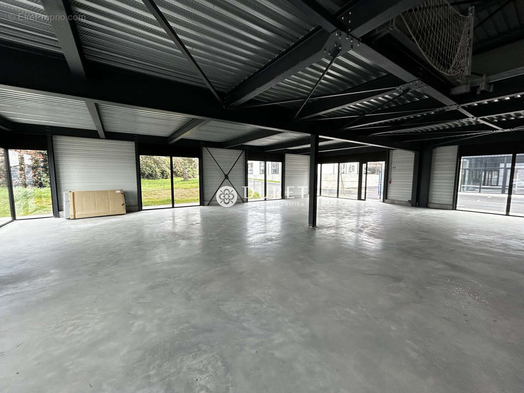 Commerce à SAINTE-FLORENCE