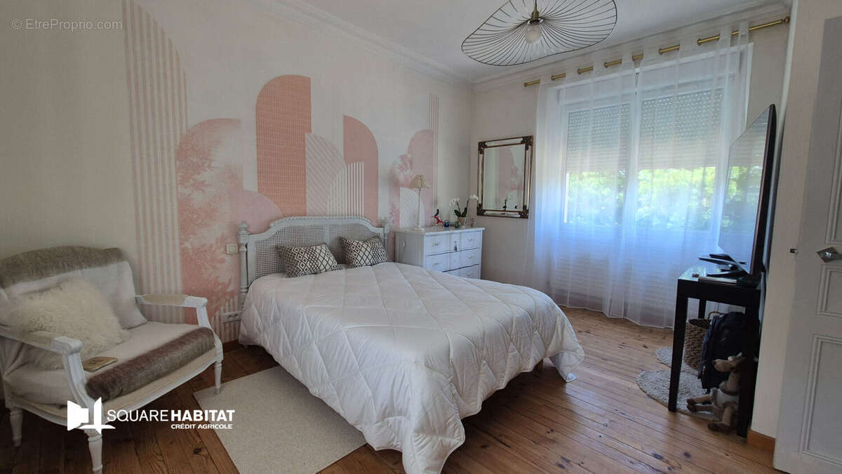 Maison à MONTREVAULT