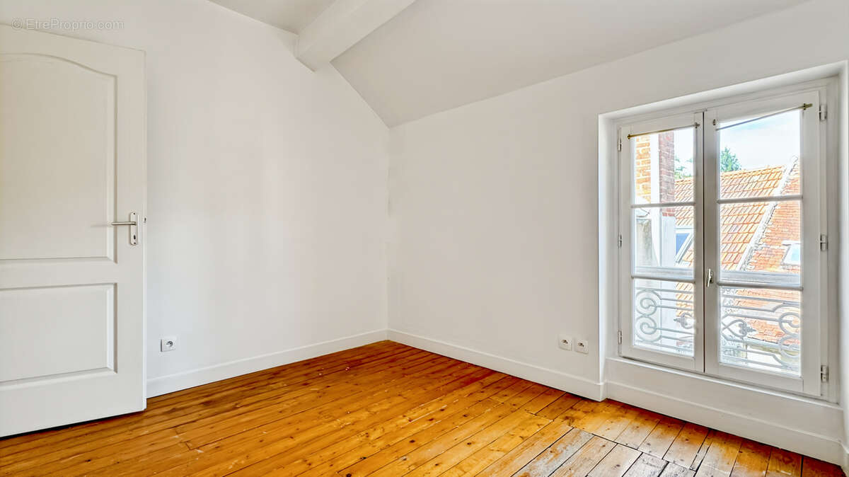 Maison à SAINT-NOM-LA-BRETECHE