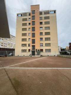 Appartement spacieux avec deux balcons au cœur de la ville ! - photo 3