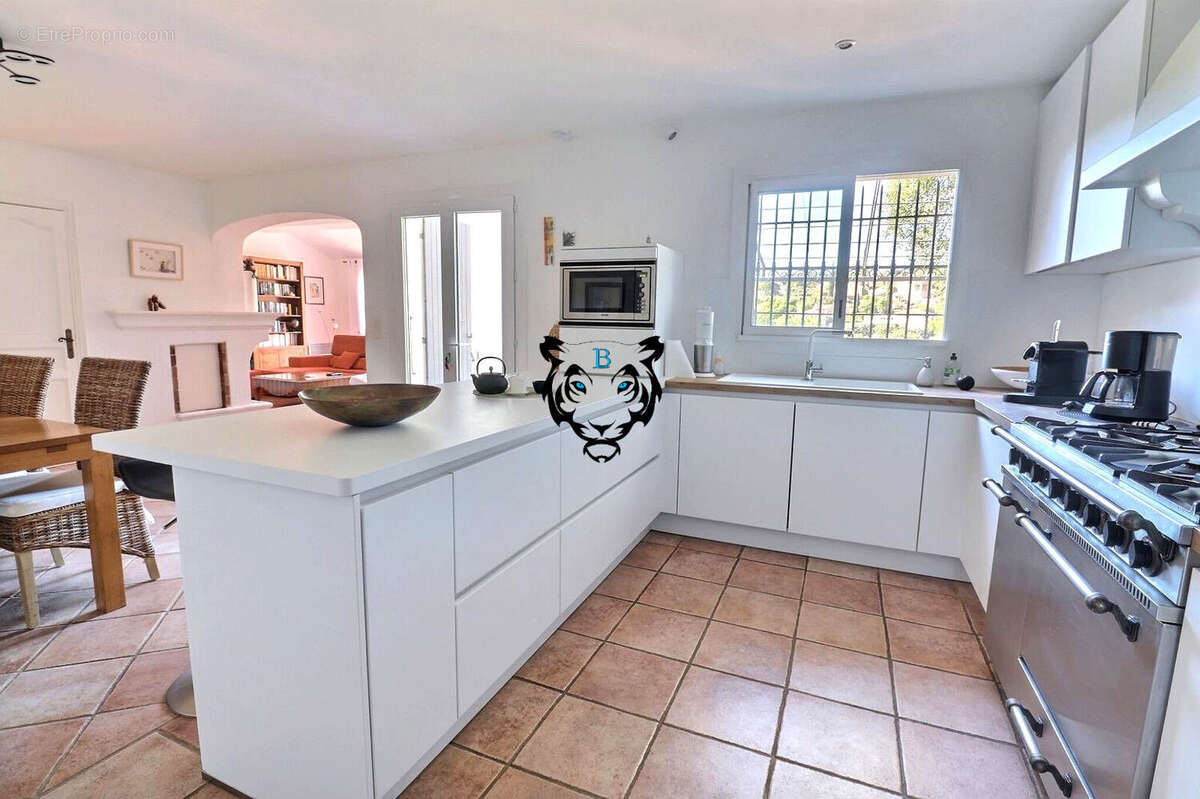 Maison à LES ISSAMBRES