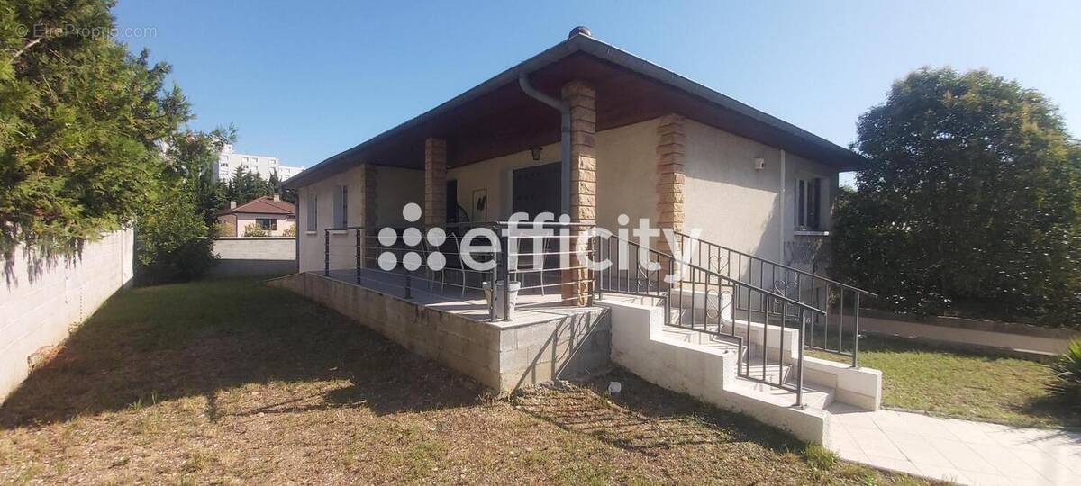 Maison à VAULX-EN-VELIN