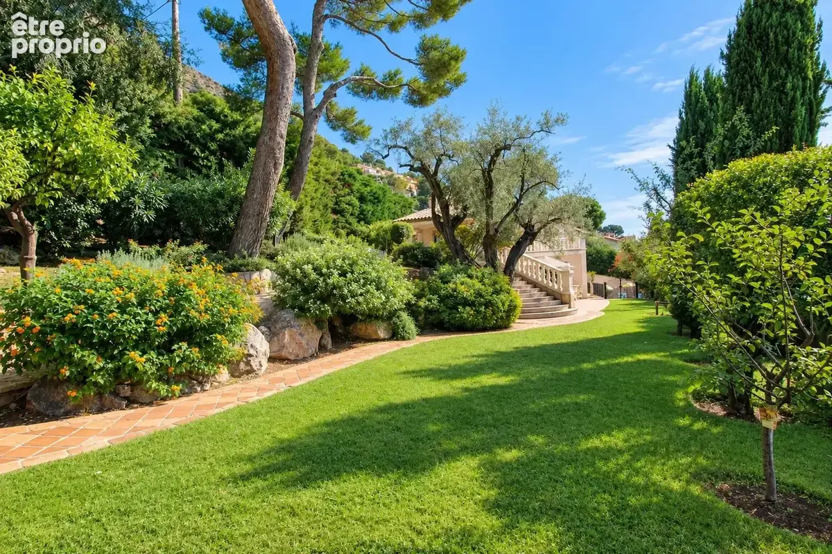 Cap d'ail - villa 350m²  terrain 1425m²  vue mer - photo 5