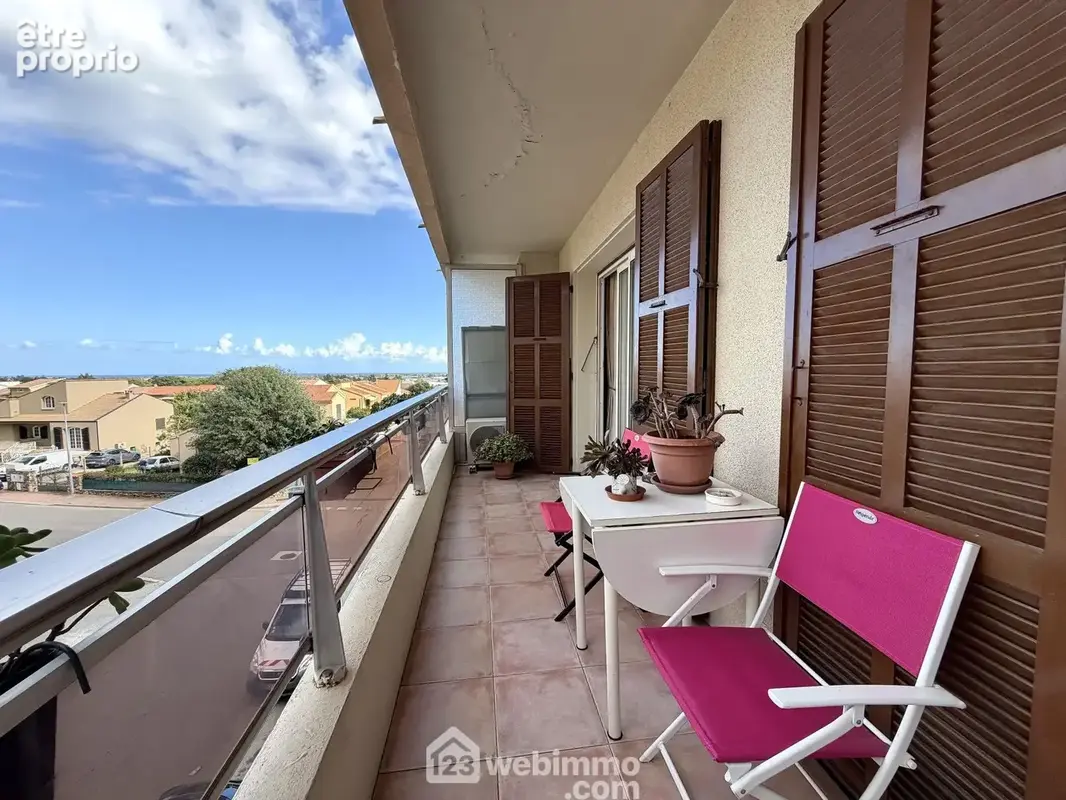 T3 en parfait état de 62 m2 et 10 m2 de balcon - Appartement à BIGUGLIA