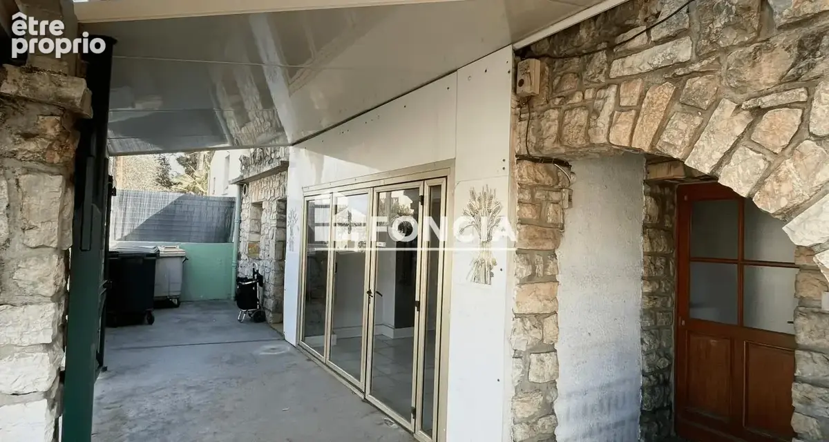 À VENDRE  À MANDELIEU – Grande maison familiale sur 3 niveaux – Environ 300 m² – Jardin  et Parking en centre-ville de Mandelieu - photo 5