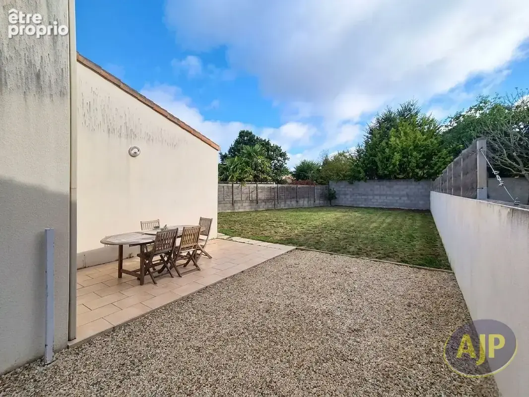 Maison Montaigu Vendee 5 pièces 88 m² - photo 10