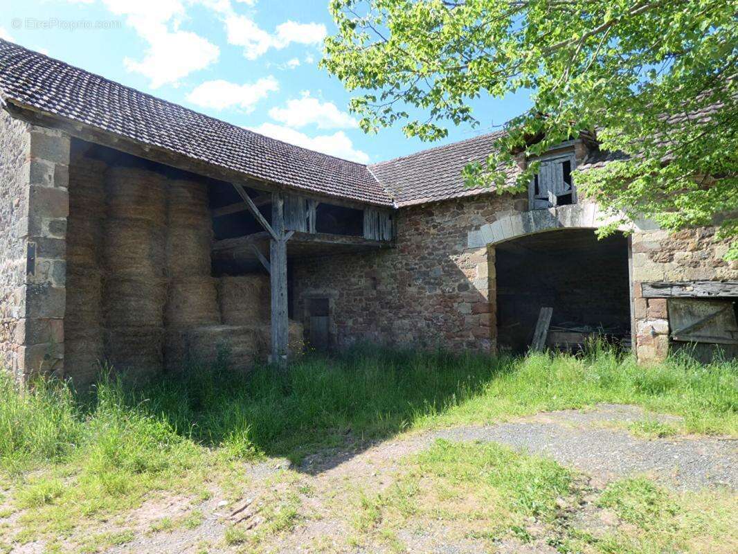 Maison 94 m2 habitables / 3 chambres / grange / terrain 1 hectare environ - photo 5