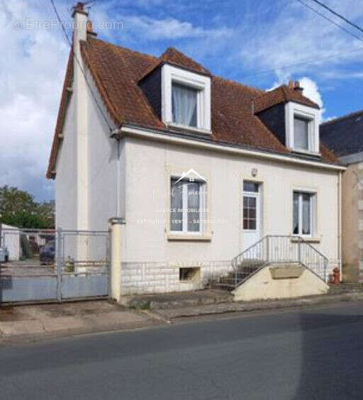 Maison principale de 84 m2 hab  - Maison à SAINTE-MAURE-DE-TOURAINE