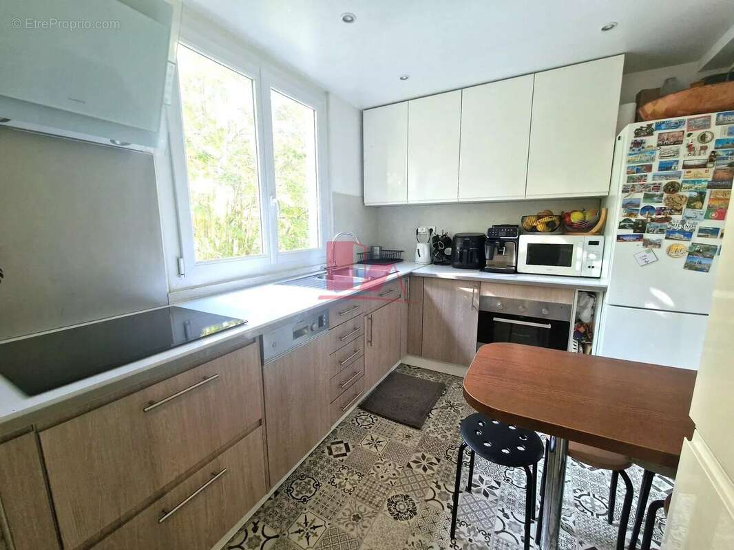 Appartement à L&#039;HAY-LES-ROSES