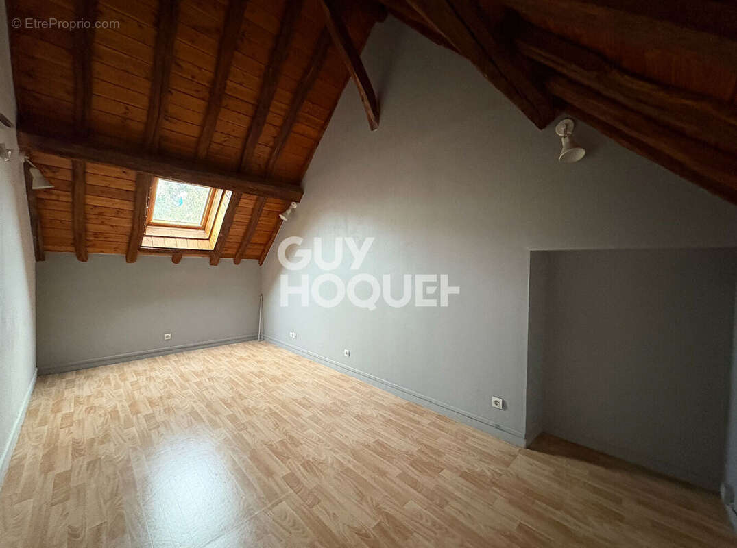 Appartement à SAINTE-GENEVIEVE-DES-BOIS