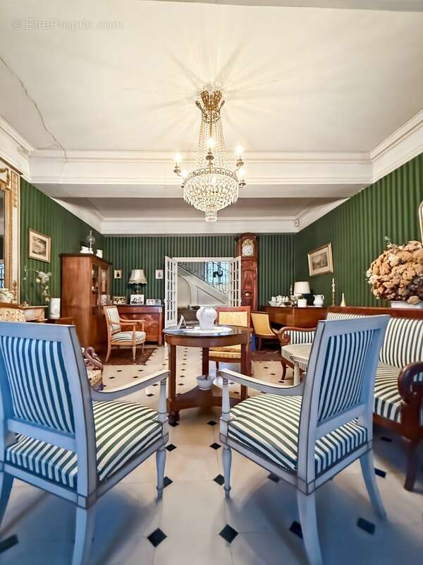 Maison à COUCHES