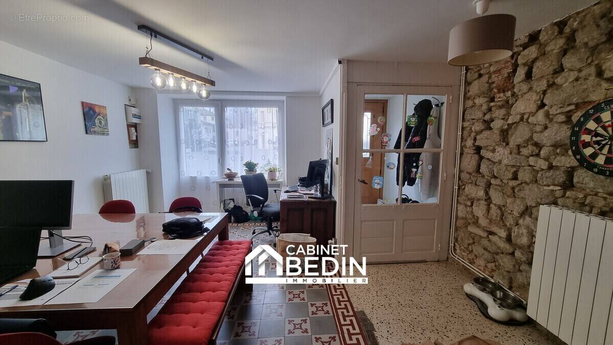 Maison à AURIAC-SUR-VENDINELLE
