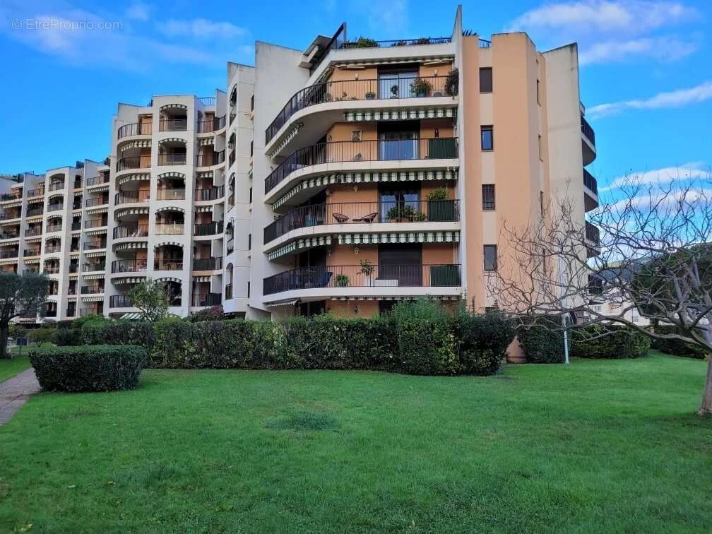 Appartement à MANDELIEU-LA-NAPOULE