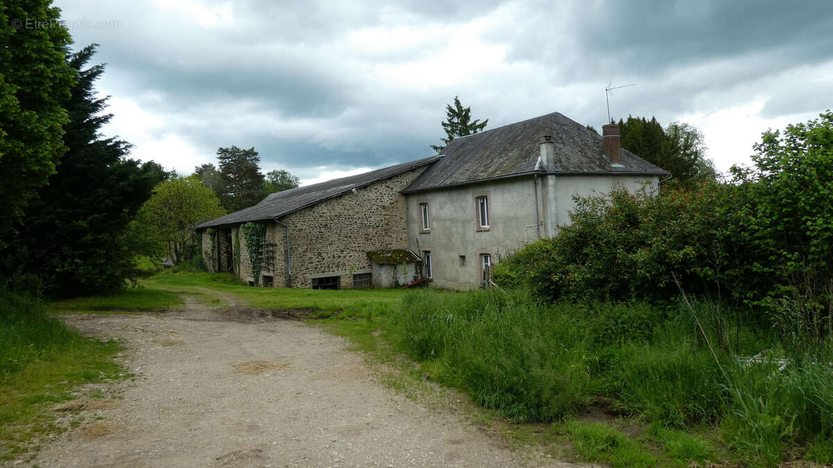 Maison à LA CROISILLE-SUR-BRIANCE