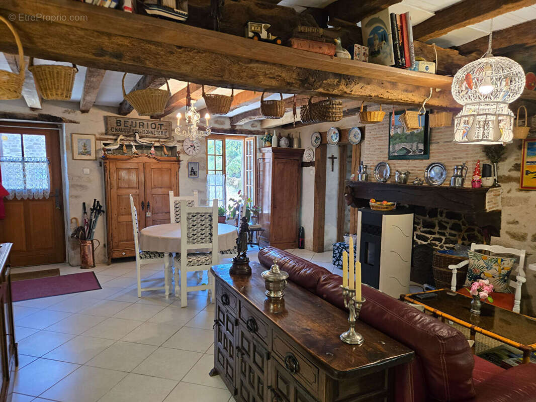 Maison à BLANZAC