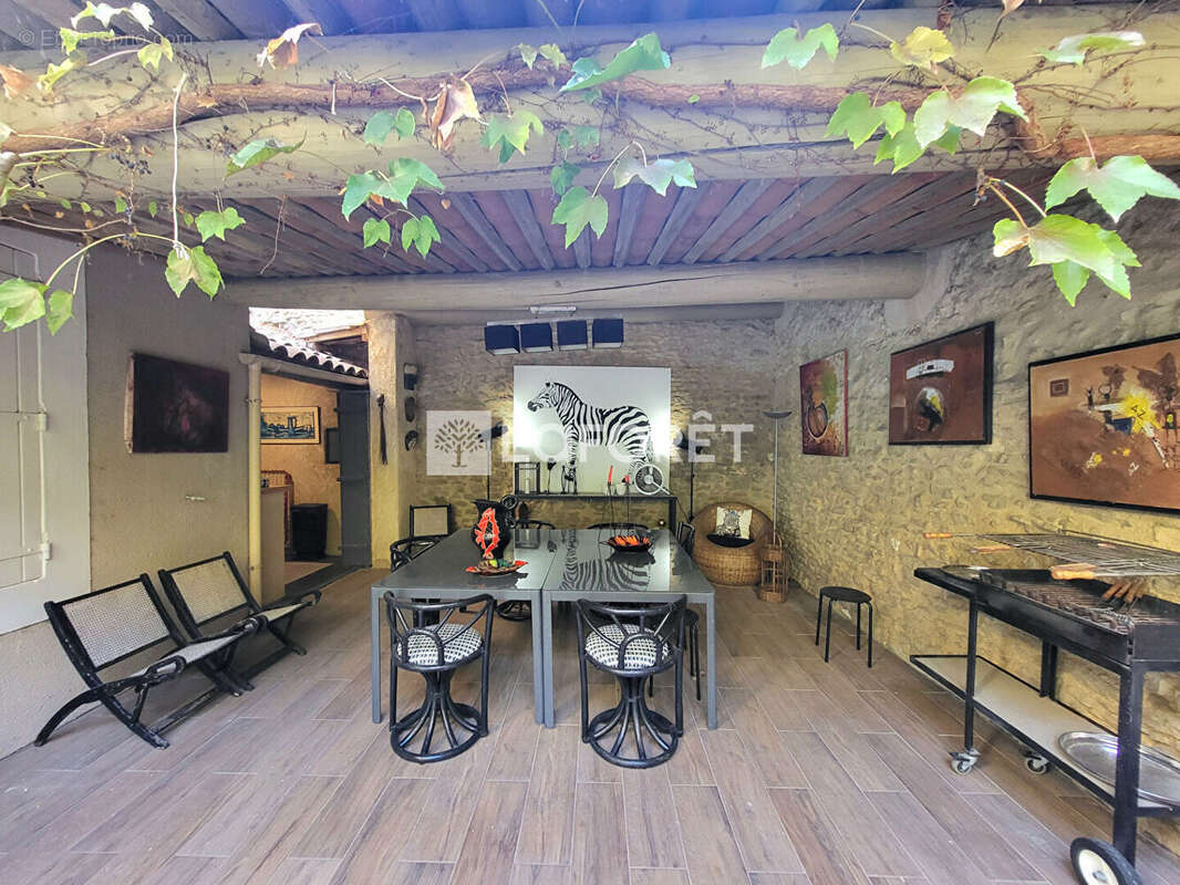 Maison à L'ISLE-SUR-LA-SORGUE