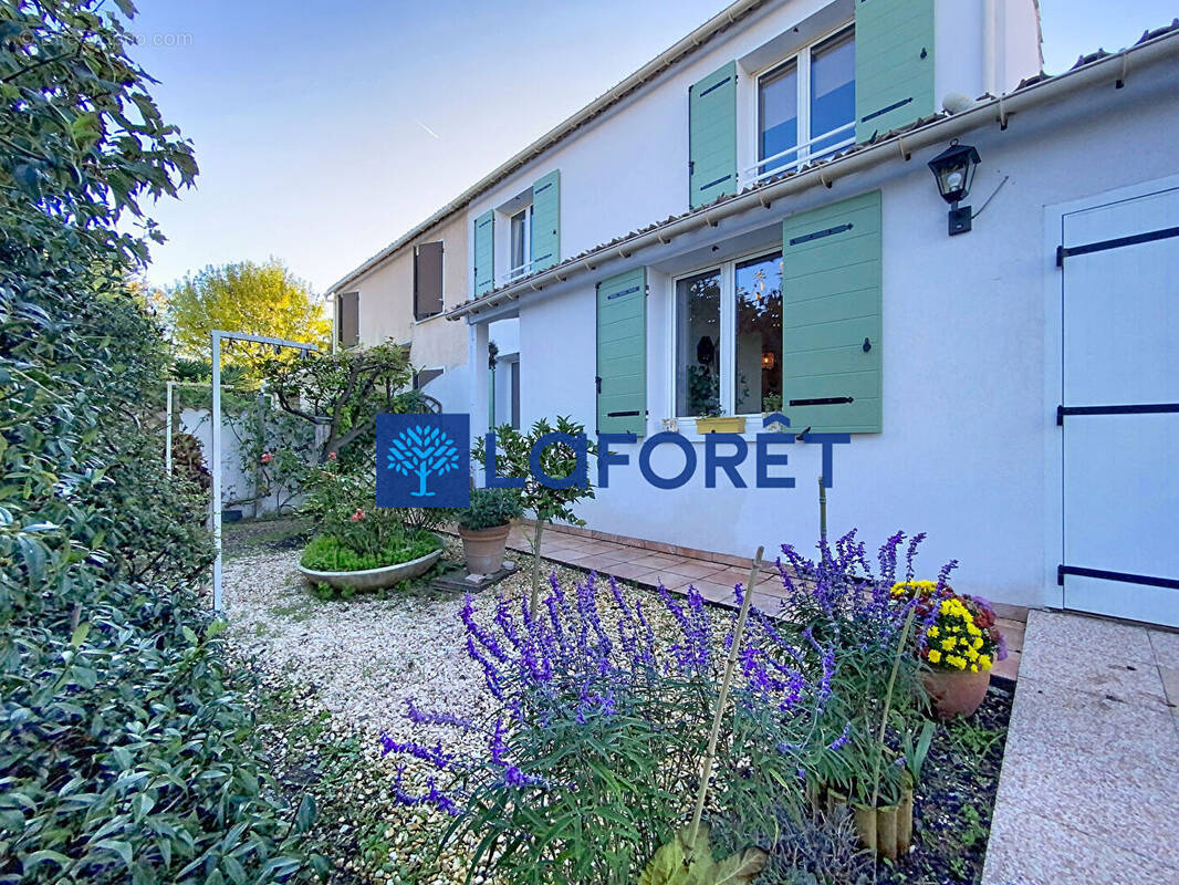 Maison à SOLLIES-PONT