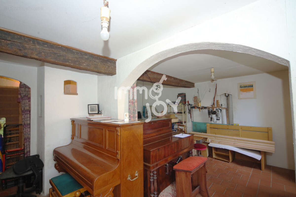Miremont, ensemble de 2 maisons, l'une de 51 m2 avec jardin et garage, l'autre de 76 m2 à restaurer - photo 14