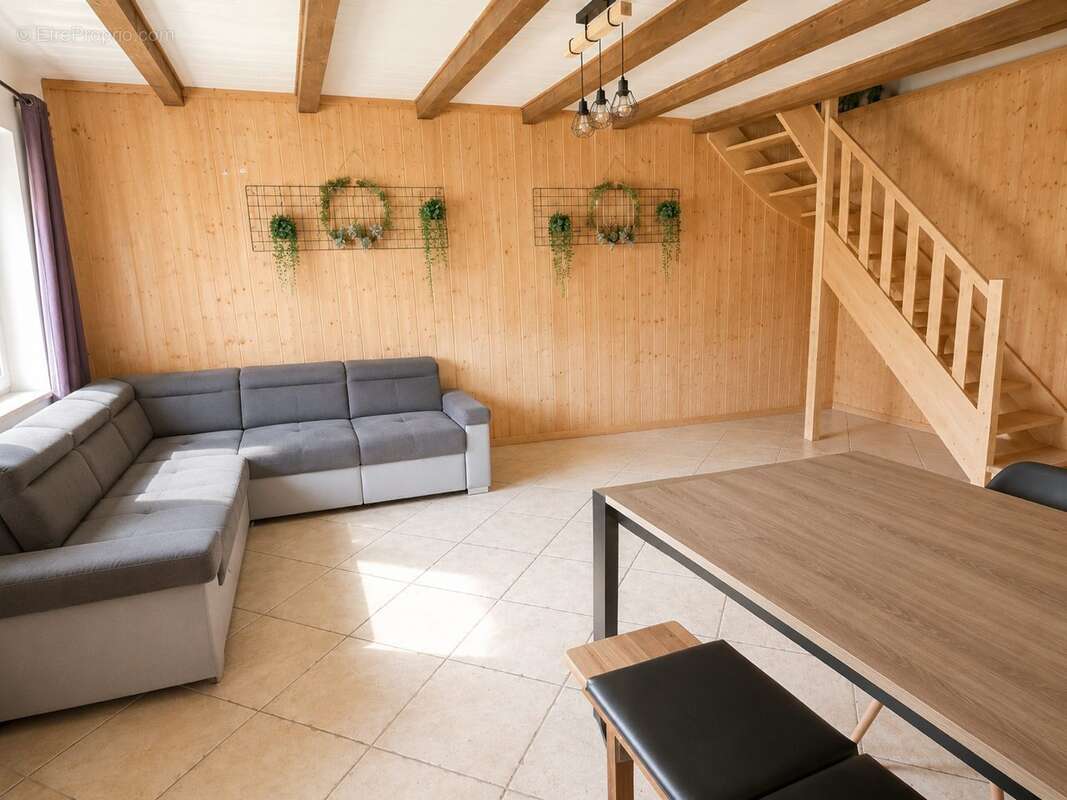 Appartement 182 m² à Oye-Et-Pallet  - photo 3