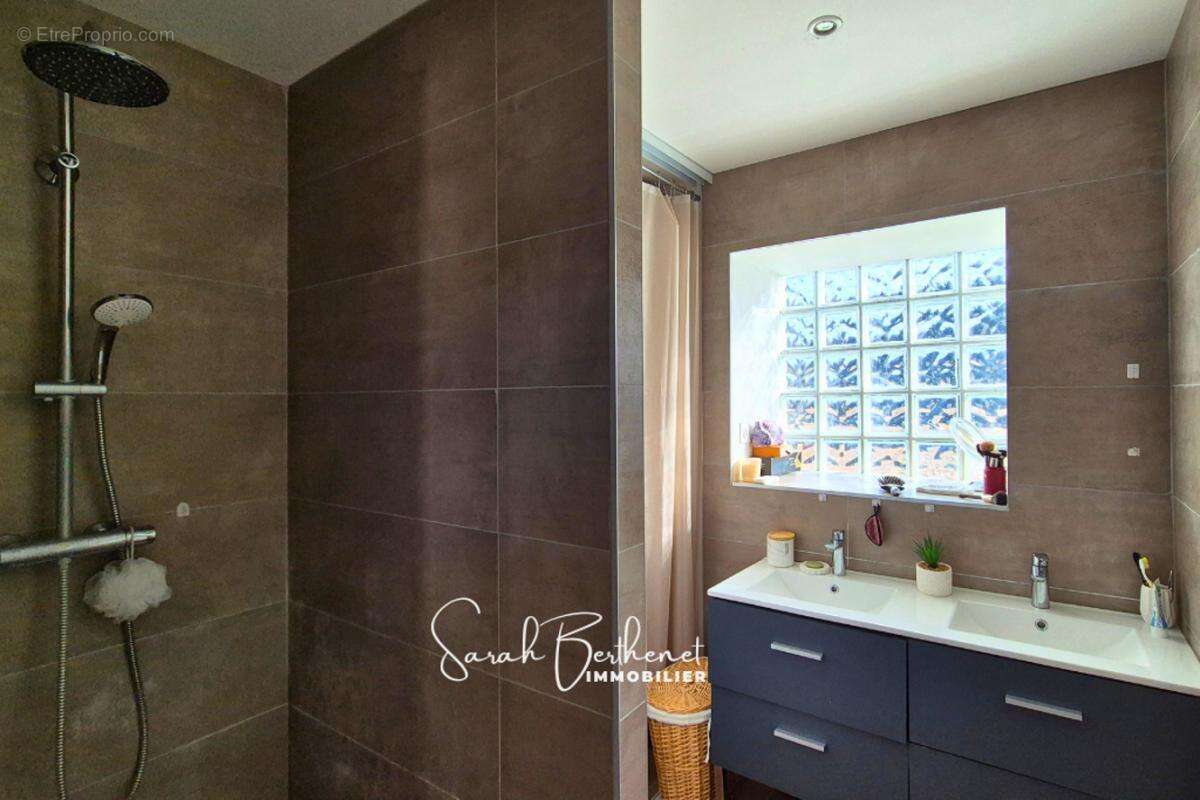 Appartement à SAINTE-CONSORCE