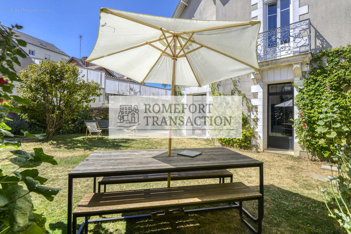 NANTES CANCLAUX - PROCE - Maison rénovée de 6 chambres avec jardin et garage - photo 24